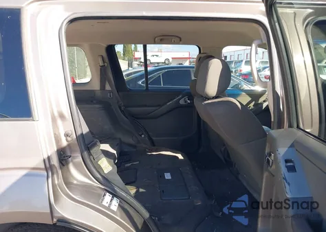 2006 Nissan Pathfinder S z USA, uszkodzony, nr VIN 5N1AR18UX6C681598